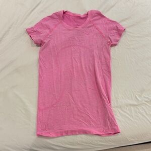Swiftly Tech Short-Sleeve Shirt 2.0
Hip Length
